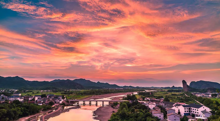 Mount Longhu in Yingtan